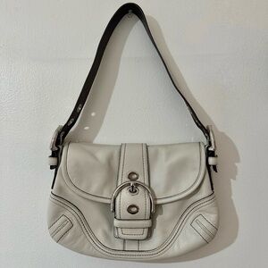 Authentic Coach vintage white soho leather buckle shoulder bag Y2K baguette